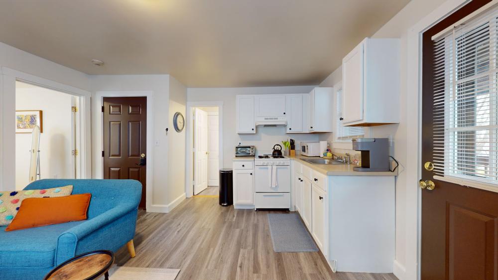 22 Hews St – photo 2