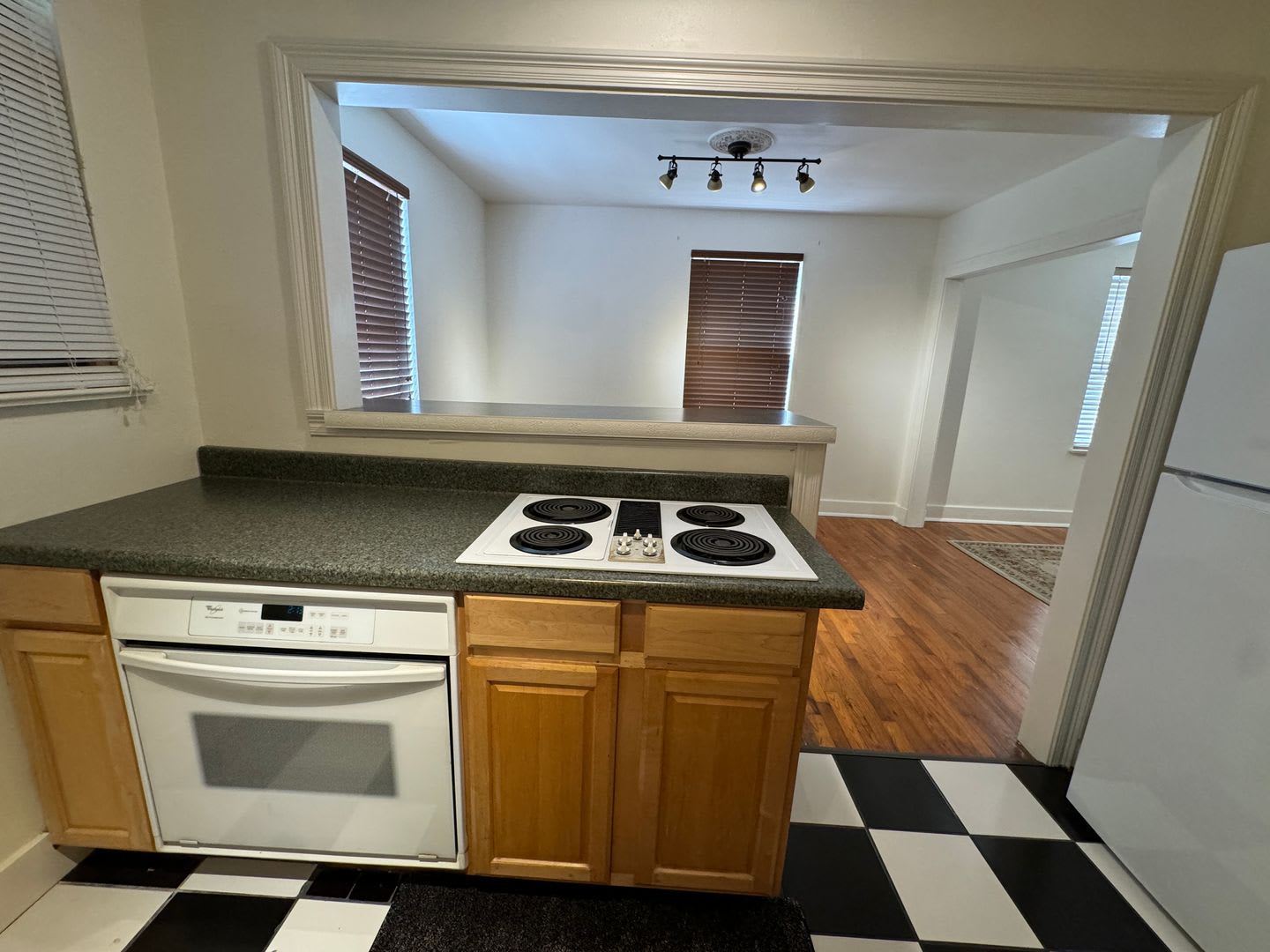 Available Now! The Villa Condo 3 BR Must See – photo 5