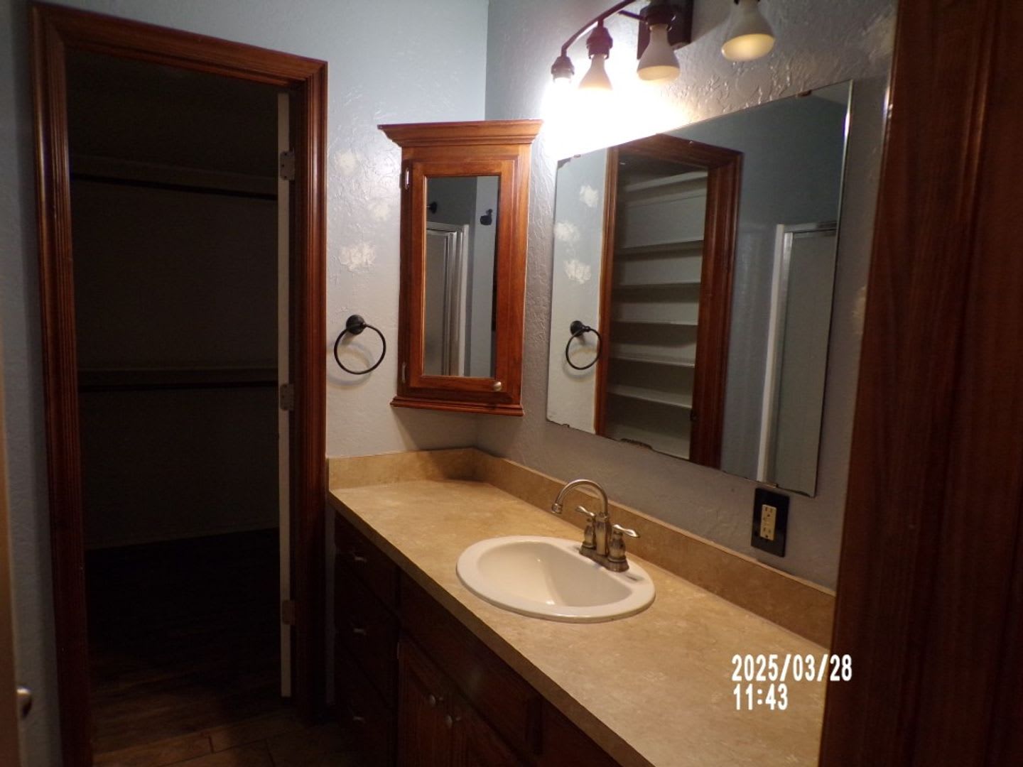 201 W E Ave – photo 5