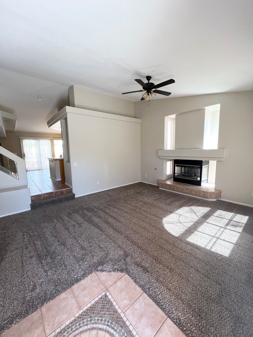 Beautiful Home in Silverado Ranch – photo 3