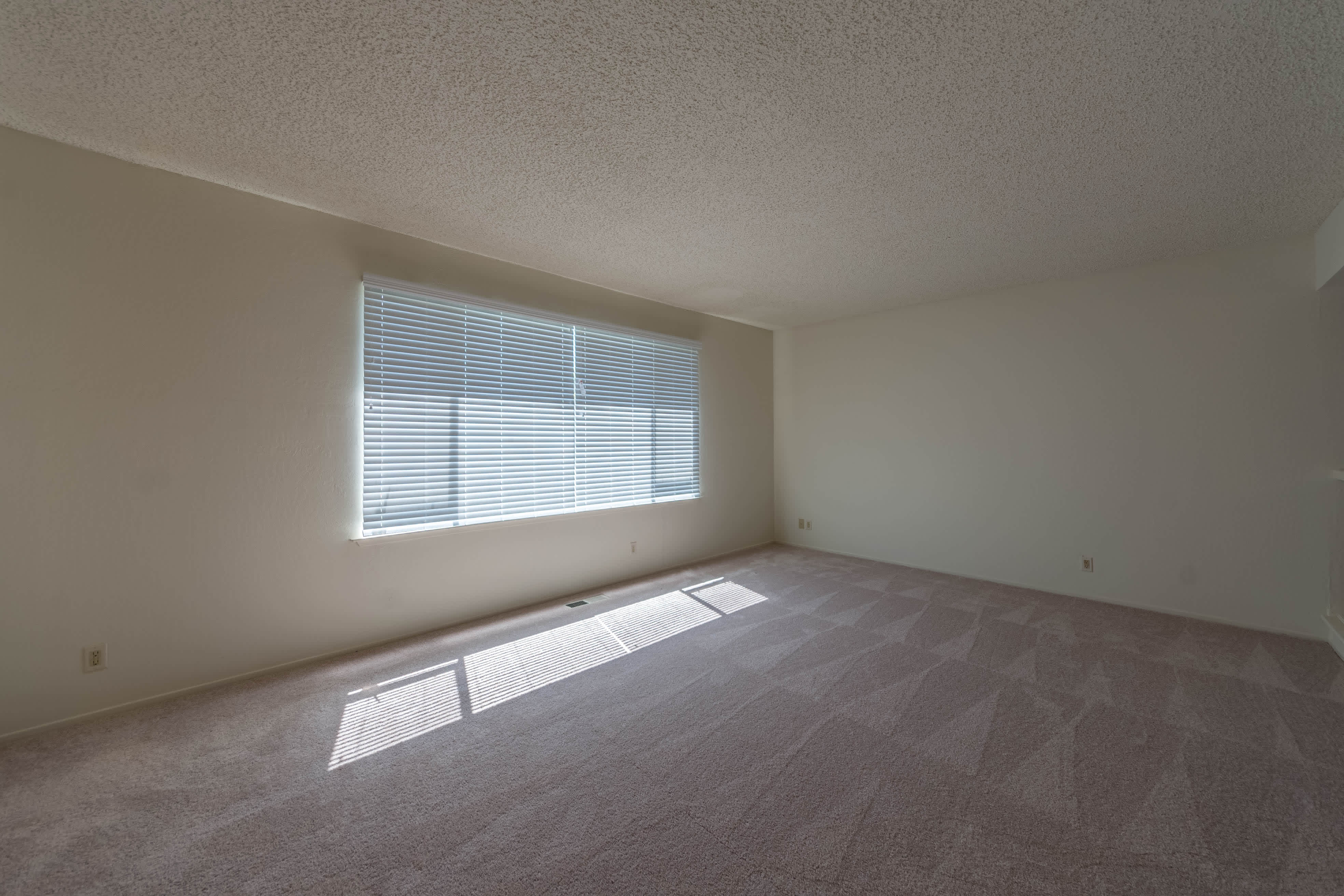 2015 Hull Ave – photo 2