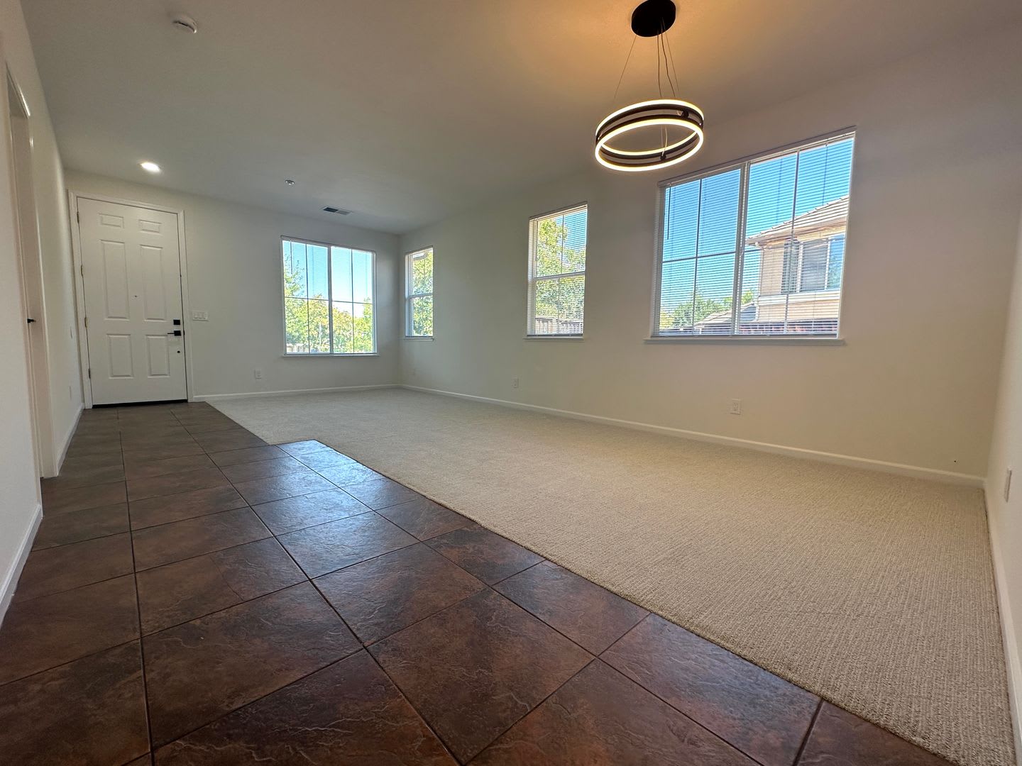 Gorgeous 4 Bed 2 Bath Single Story In Deer Ridge – photo 3
