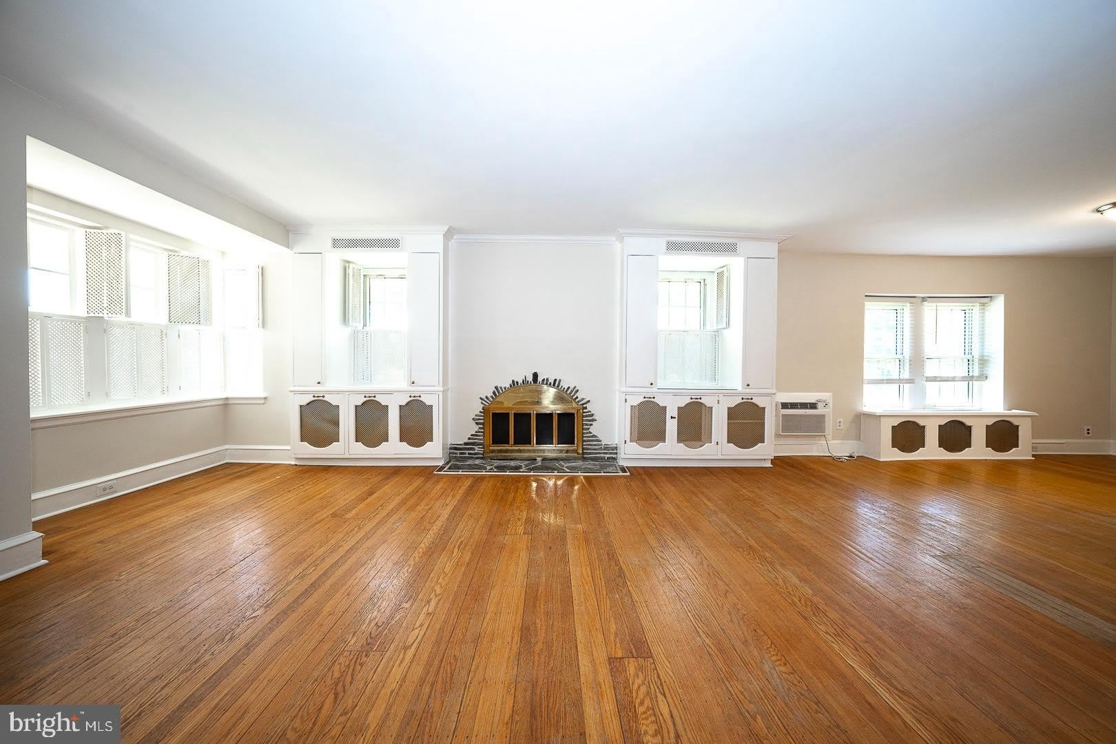 214 HARROGATE Road – photo 3