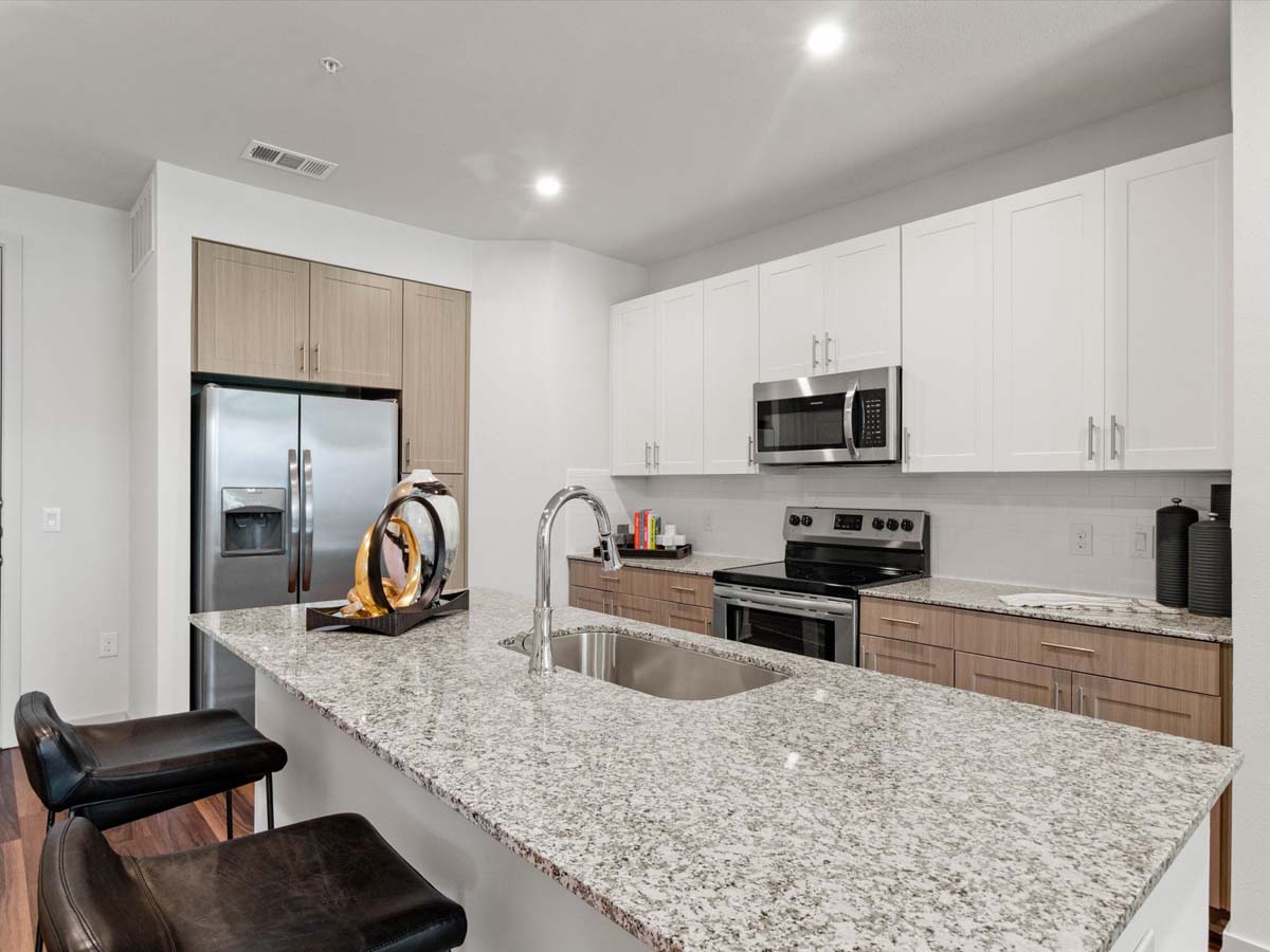 32Hundred Windsor – photo 3