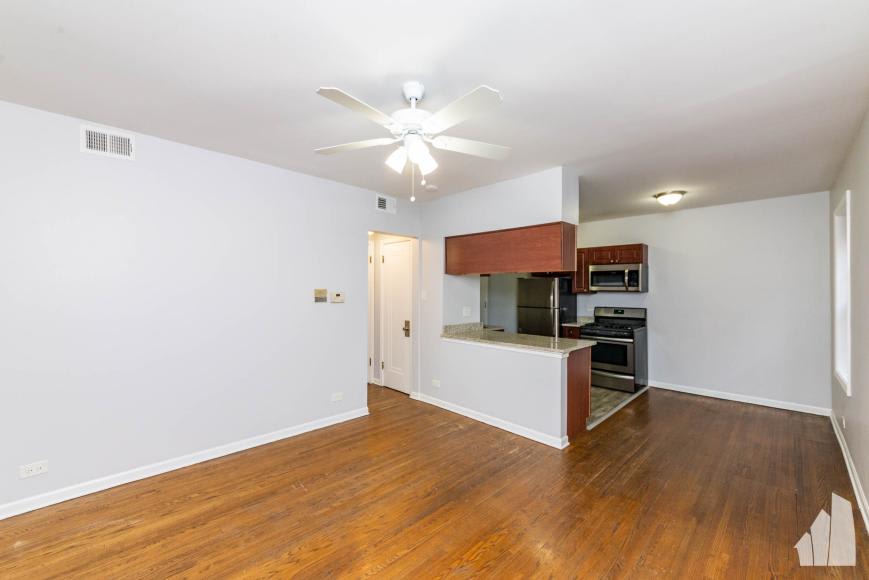 3710 N Sheffield – photo 4