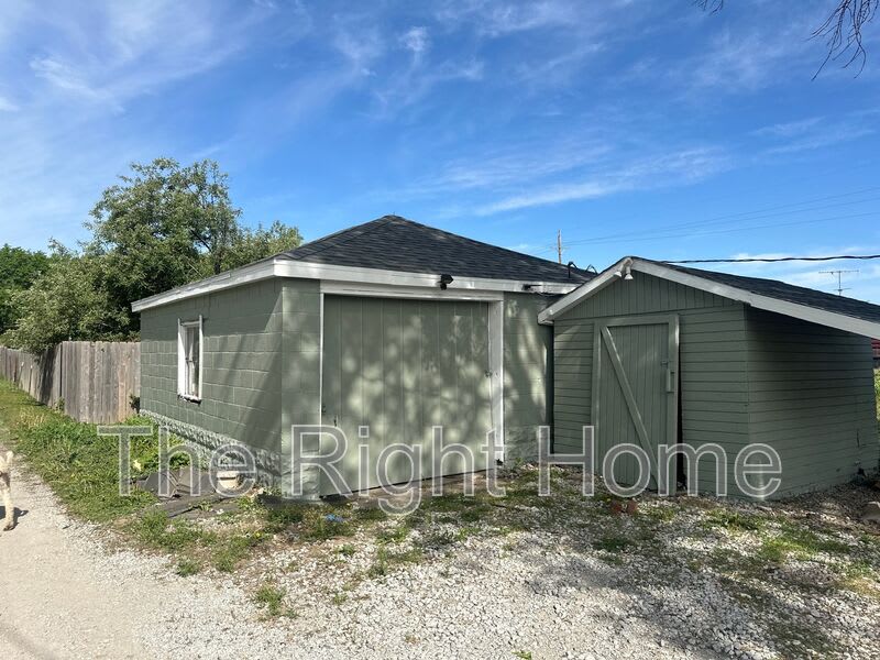 4525 N 70th St – photo 3