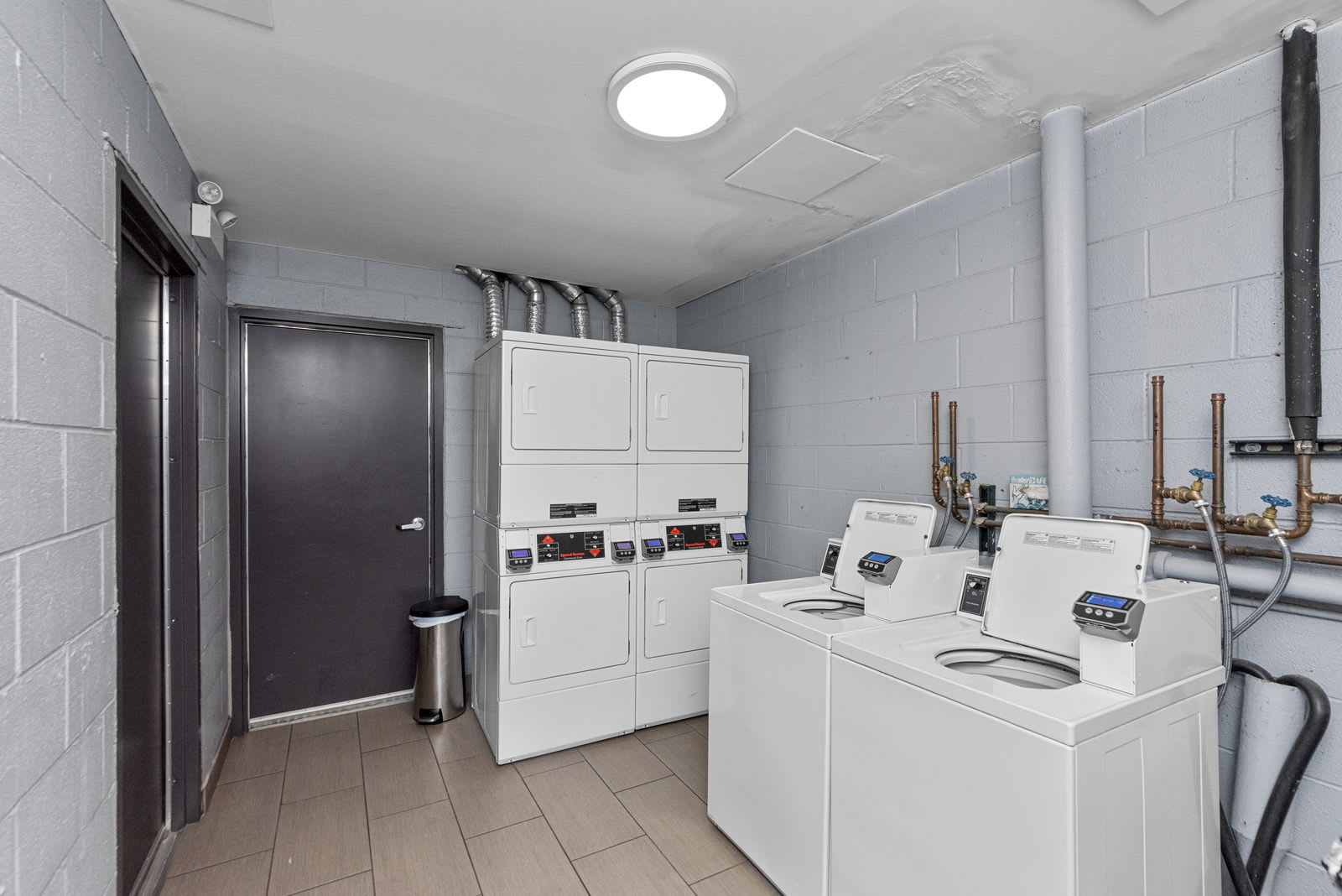 1220 North La Salle Drive – photo 4
