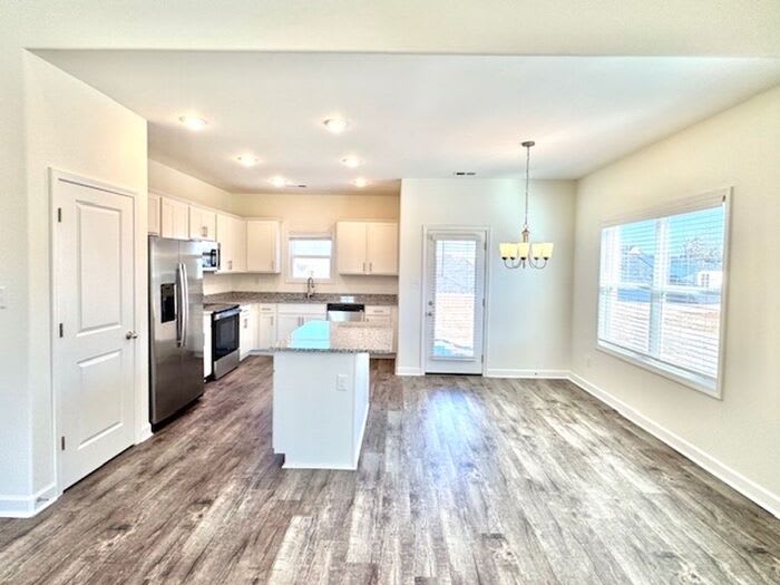 30 Hughetta Street North – photo 4