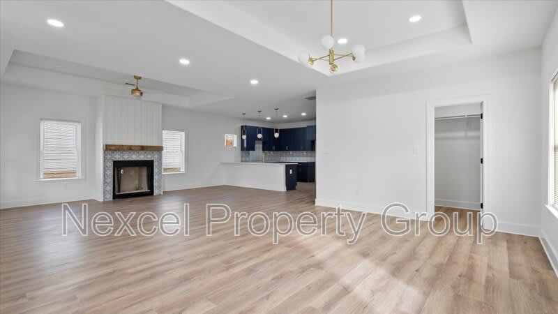 1072 Bruce Street – photo 4