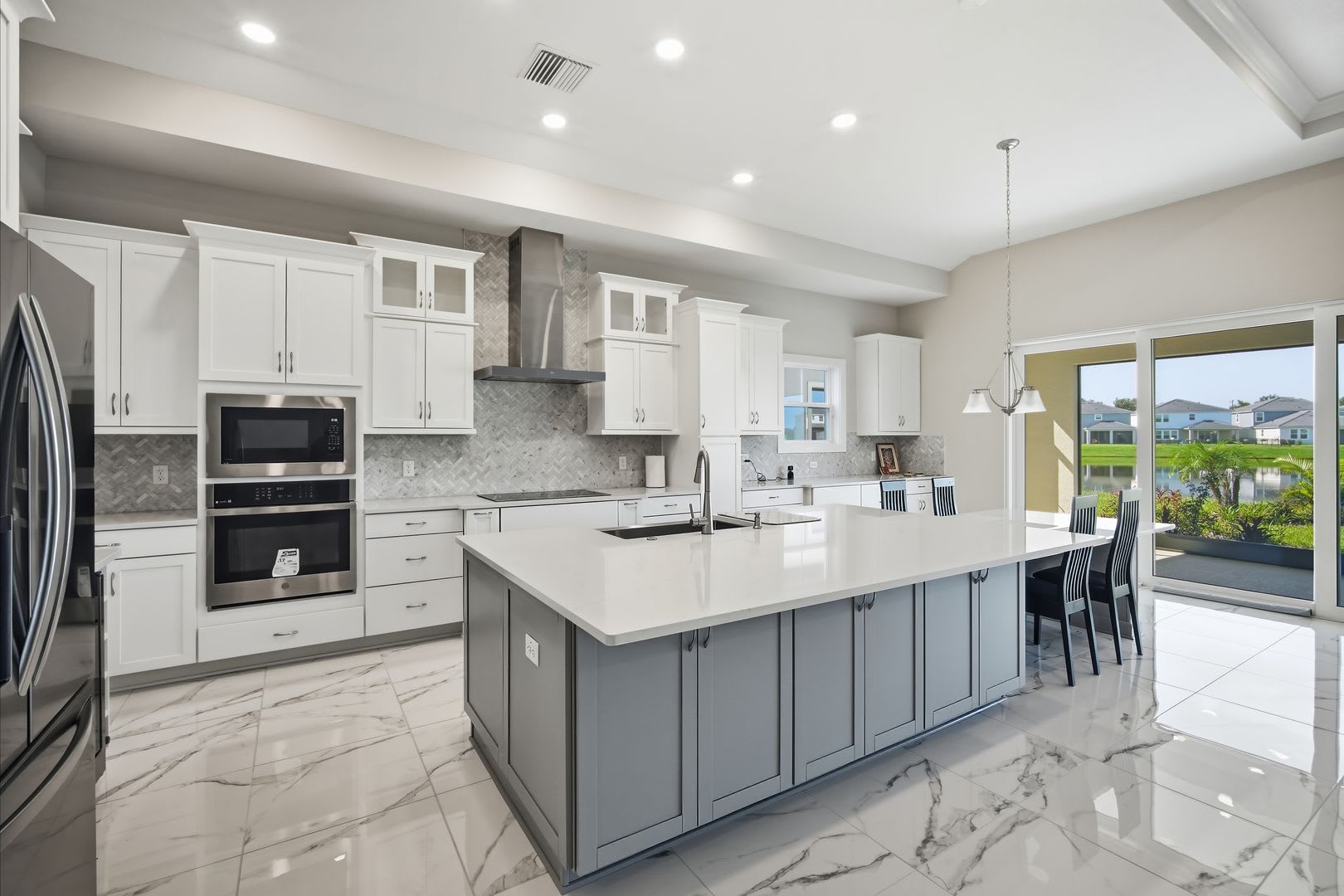 3 Bedrooms 3 5 Bathrooms Brand Newer Luxury Home In Mirada Resort Style Living – photo 5