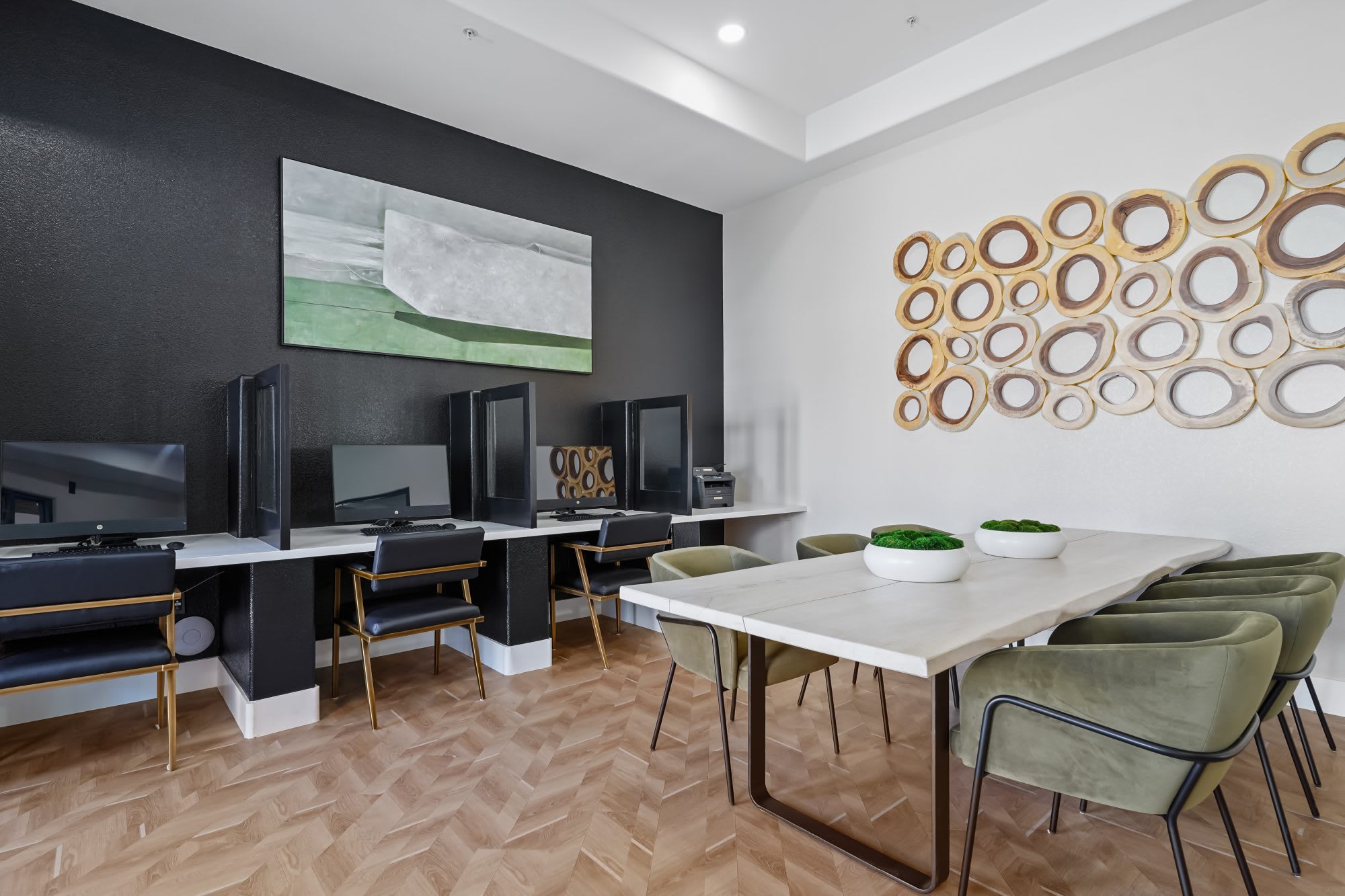 Cornerstone Park Apartments – photo 2