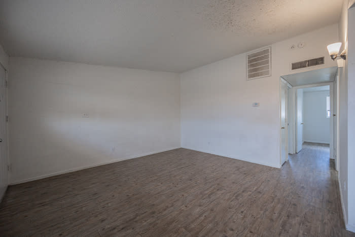 2139 West Devonshire Avenue – photo 4