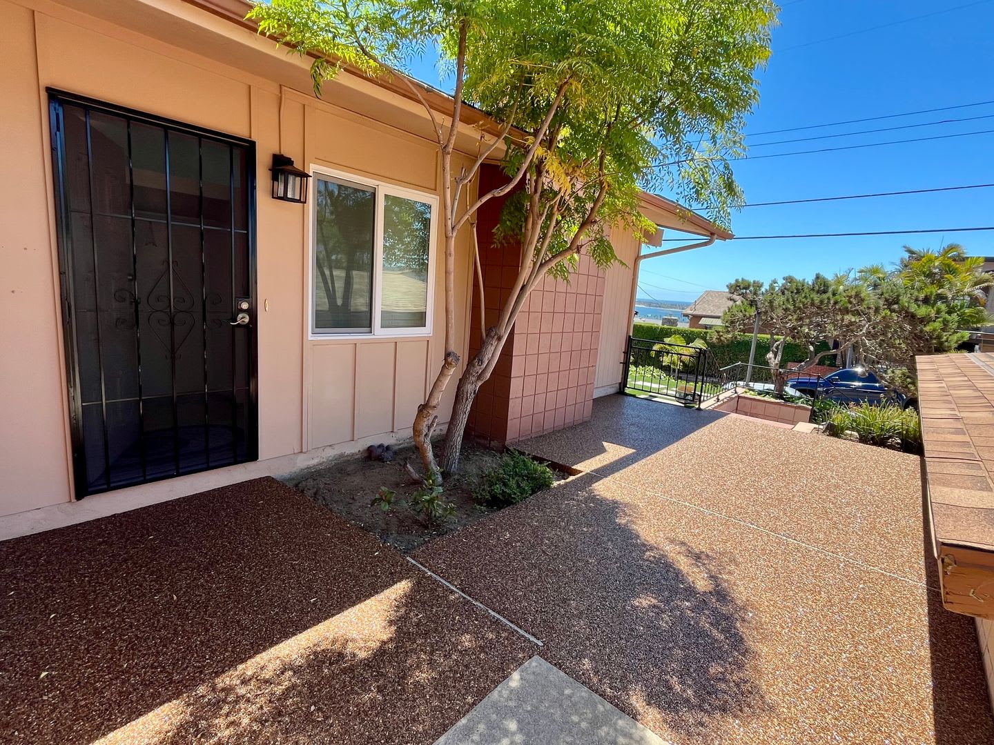 4 Bedroom 2.5 Bathroom Home, Newly renovated Modern finishes Bay and ocean water views Open layout – photo 4