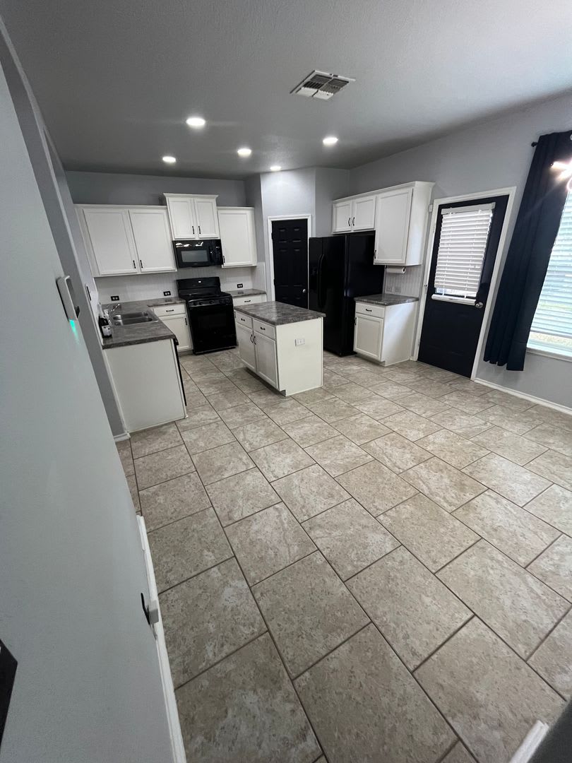 Spacious Redbird Ranch Home with Greenbelt Views & Resort-Style Amenities – photo 5