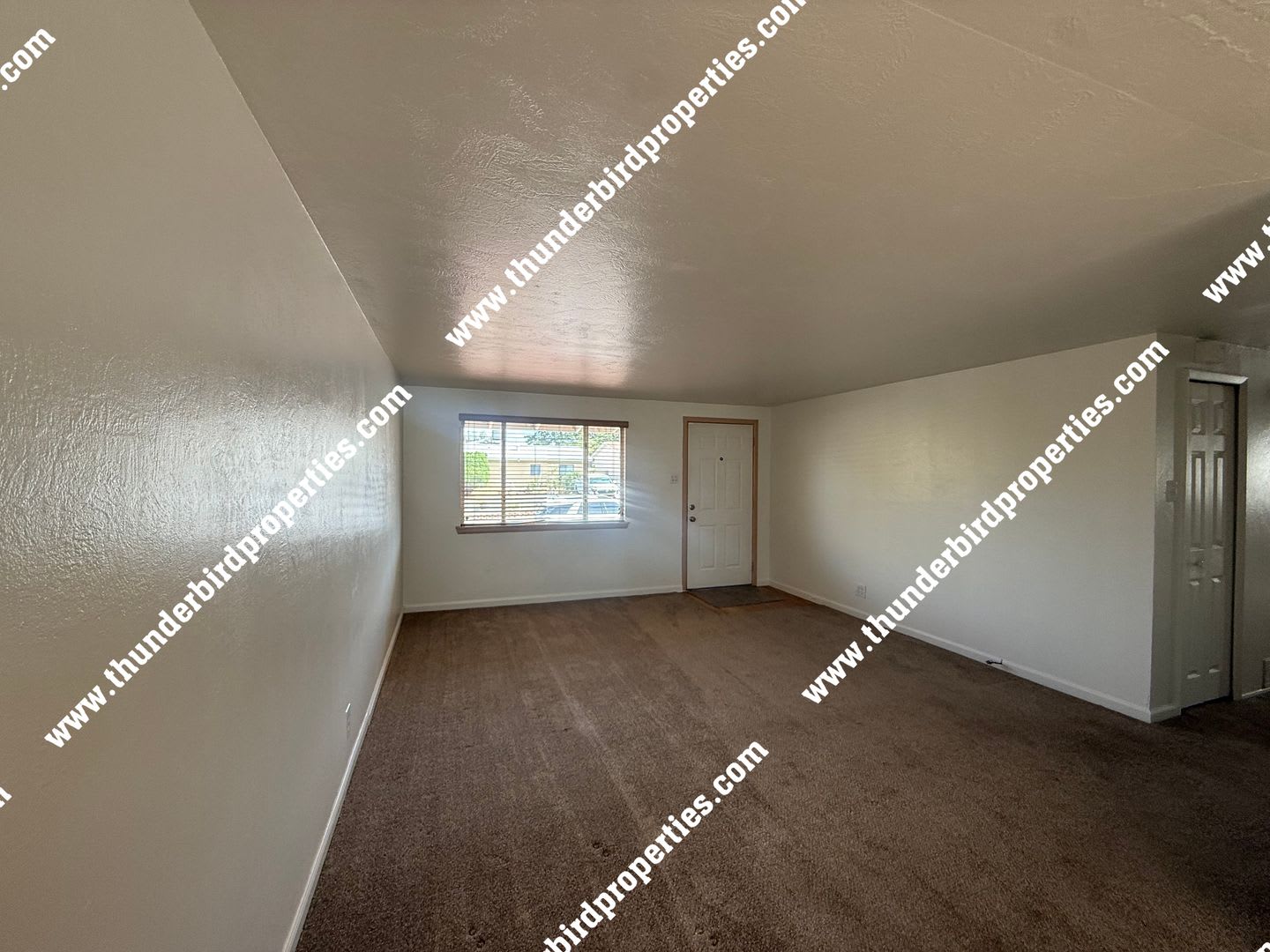 Beautifully Remodeled 2-Bedroom Home NE – photo 3