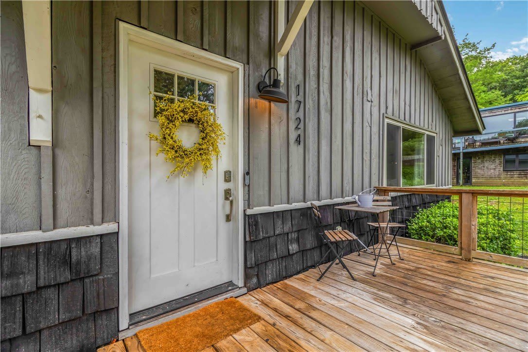 1724 N Greenvalley Avenue – photo 3