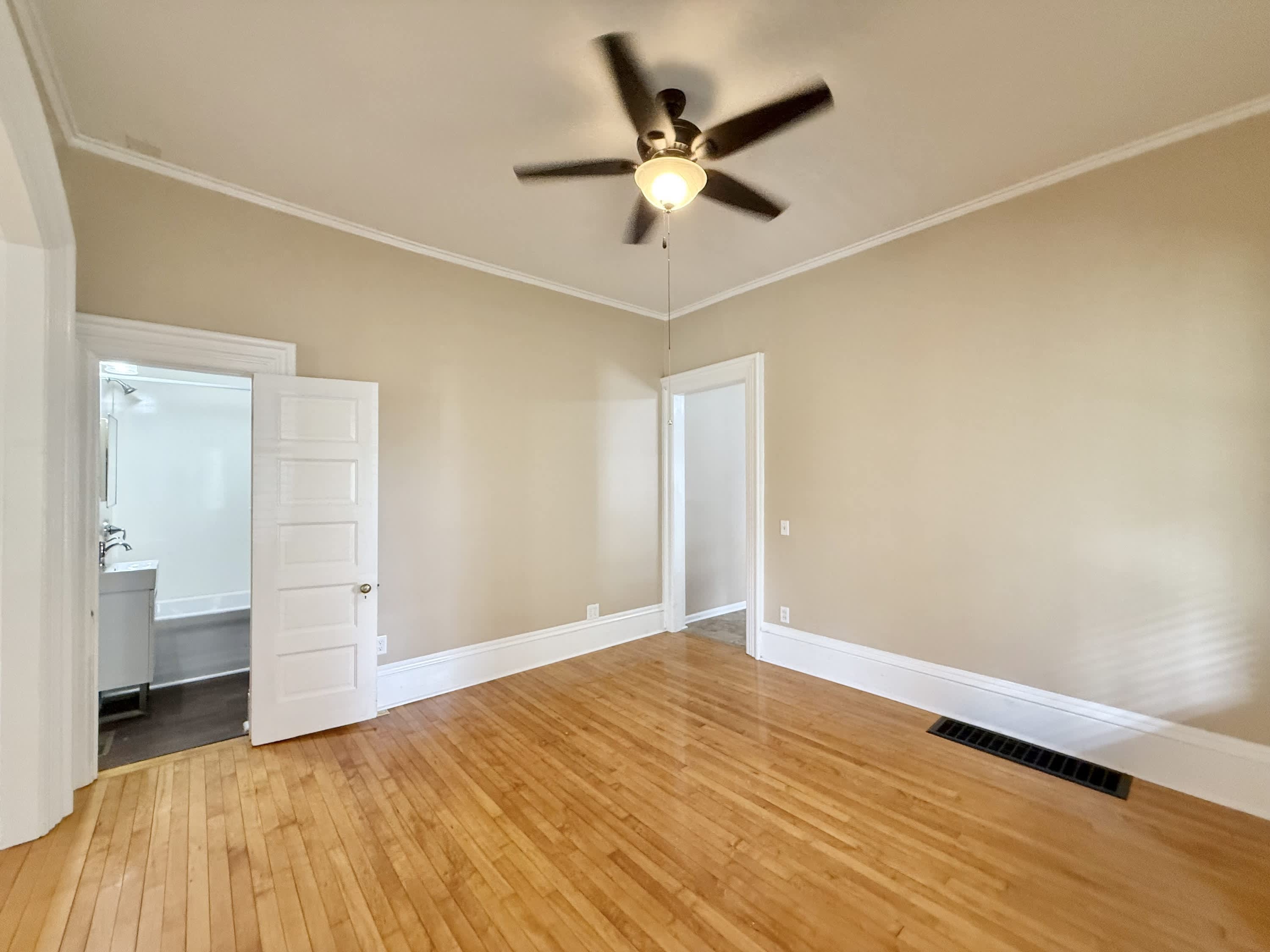 242 West Main Street – photo 4