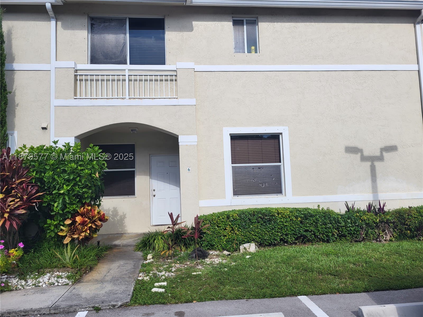 820 NE 212th Ter – photo 2