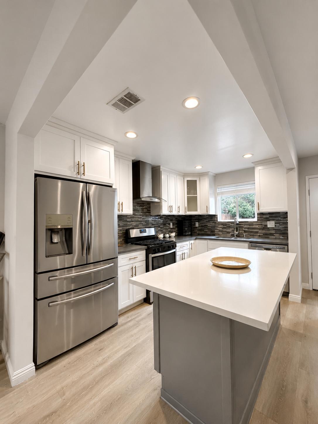 6928 Lubao Avenue – photo 3