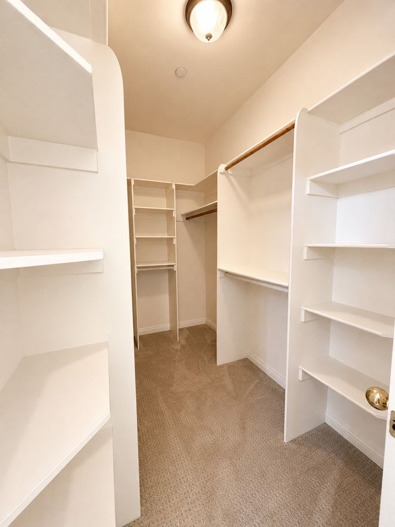 Large 3-bedroom 2.5 bath Condo style living in the heart of Sherman Oaks – photo 5