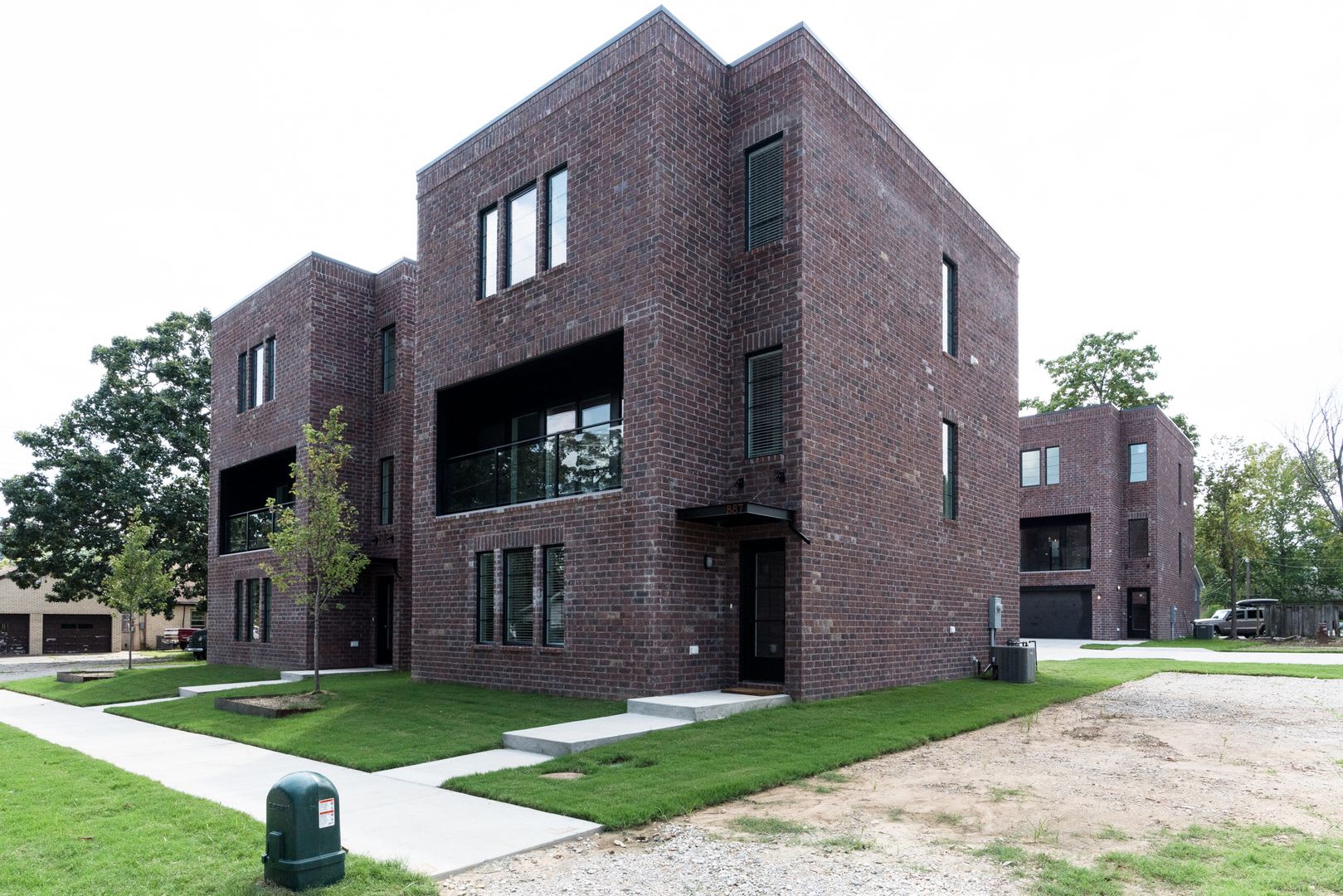 Modern 4 bedroom 3 bath near Razorback campus – photo 2