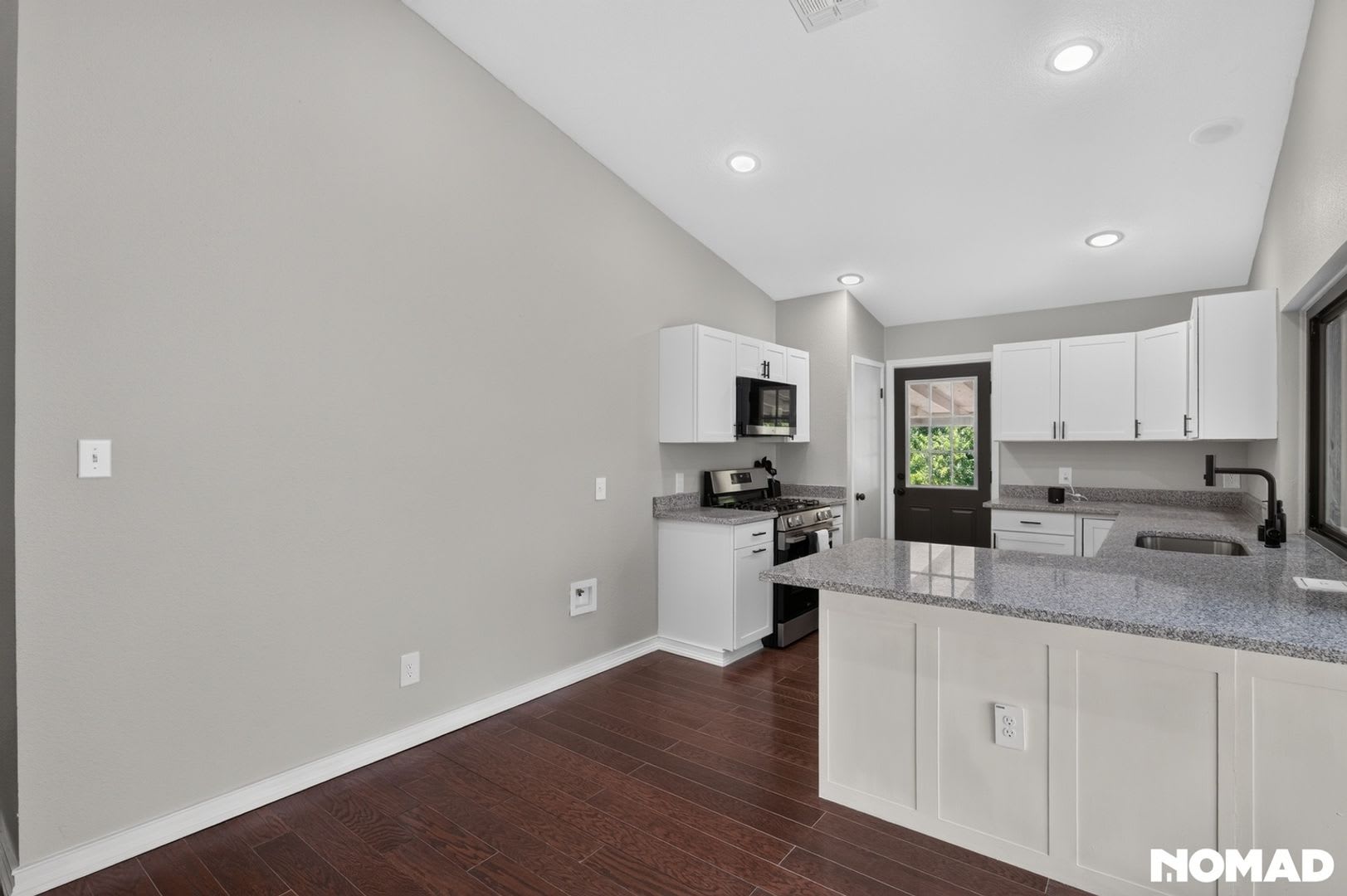 Charming 4BR House in San Antonio – photo 5