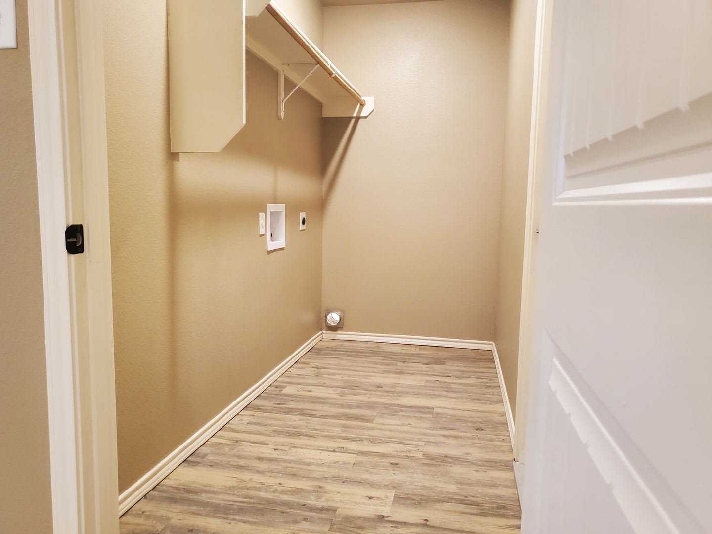 Charming 3-Bedroom, 2-Bathroom Home in Northeast Lubbock – photo 4