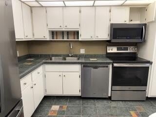 3100 N Palm Aire Drive – photo 4