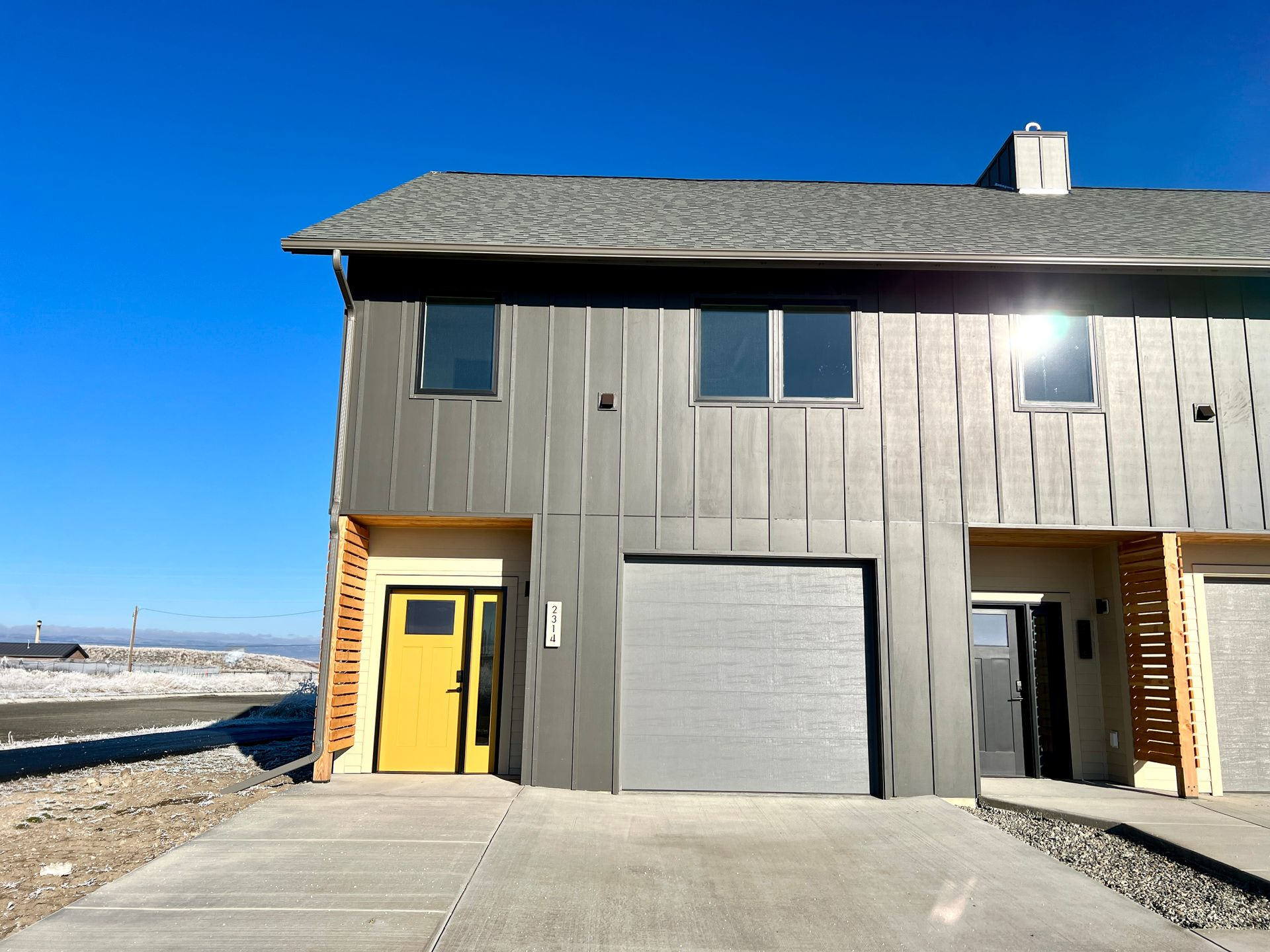 New, Pet Friendly, 2 bed 2 bath Townhouses! – photo 1