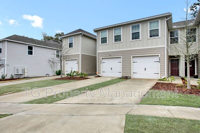 5958 Creekside Crossing Dr – photo 1