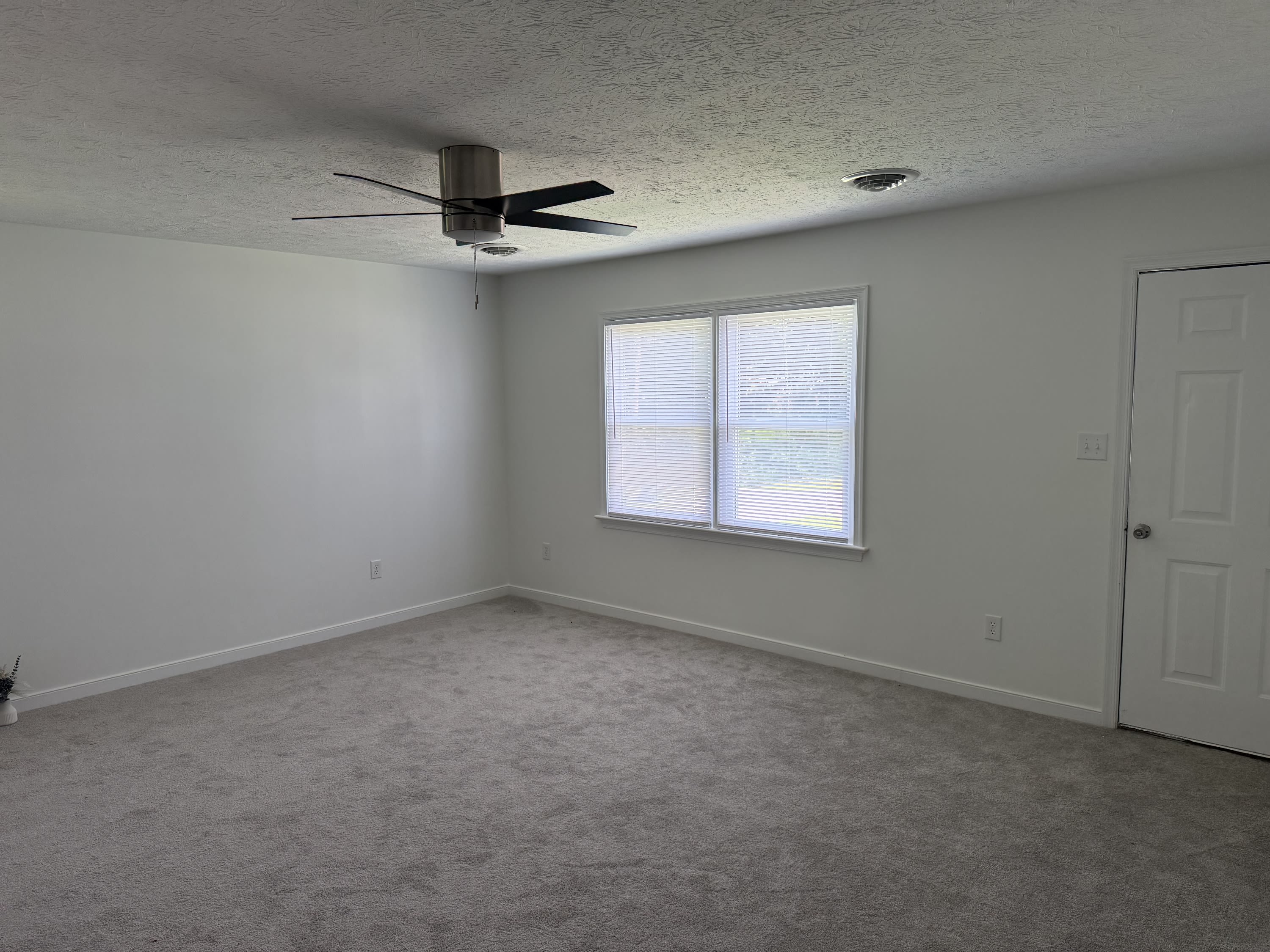 218 North Mapleleaf Avenue – photo 2