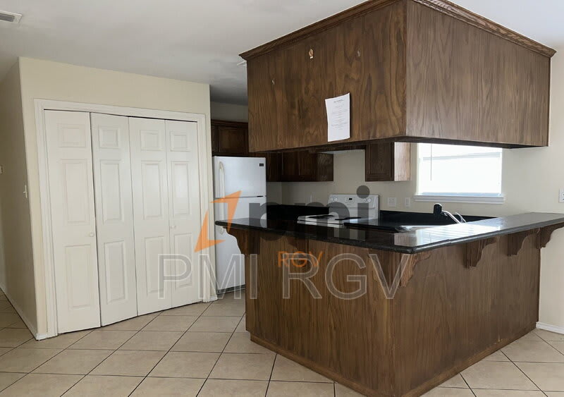 315 W Albatross Ave – photo 2