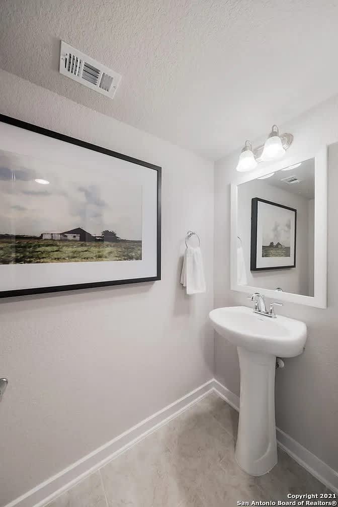 14815 Maverick Avenue – photo 4