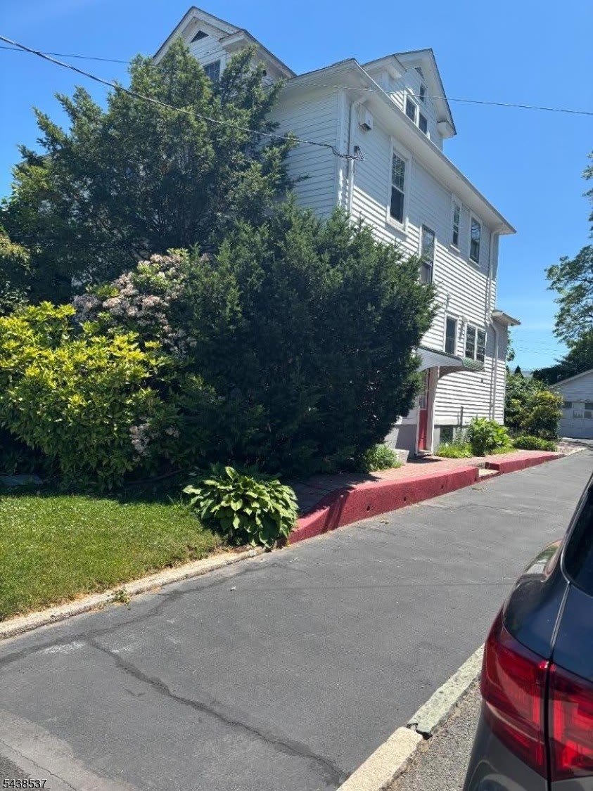 2074 Stowe St – photo 1