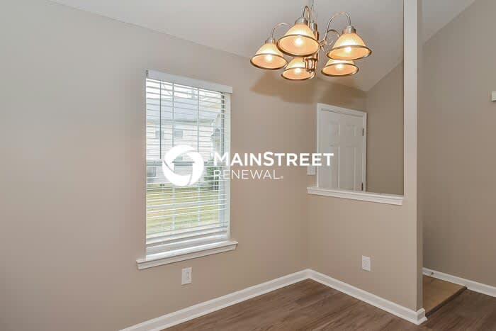 1367 Camrose Court – photo 4