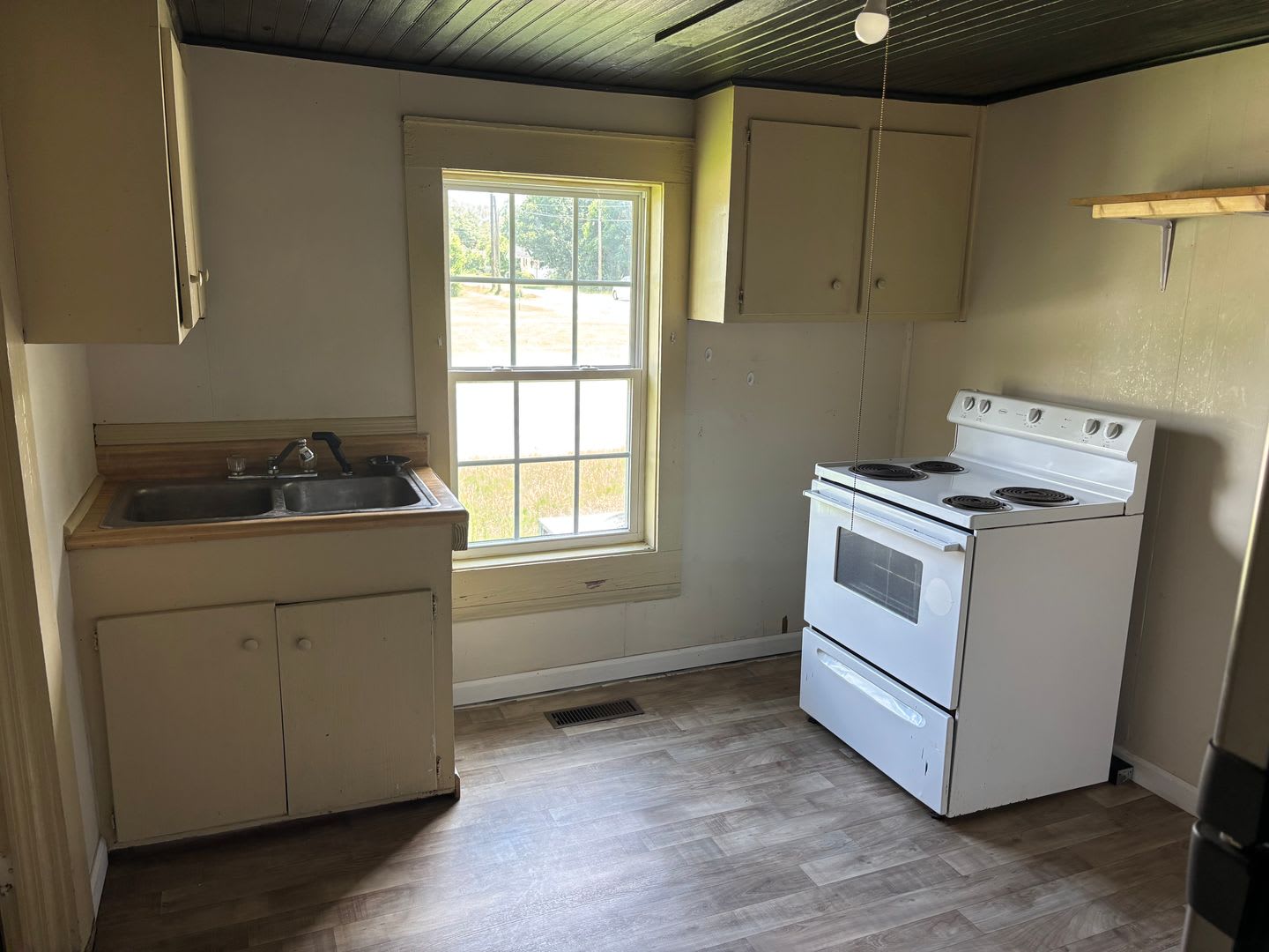 1bd/1ba Apt in Leesville, SC – photo 2
