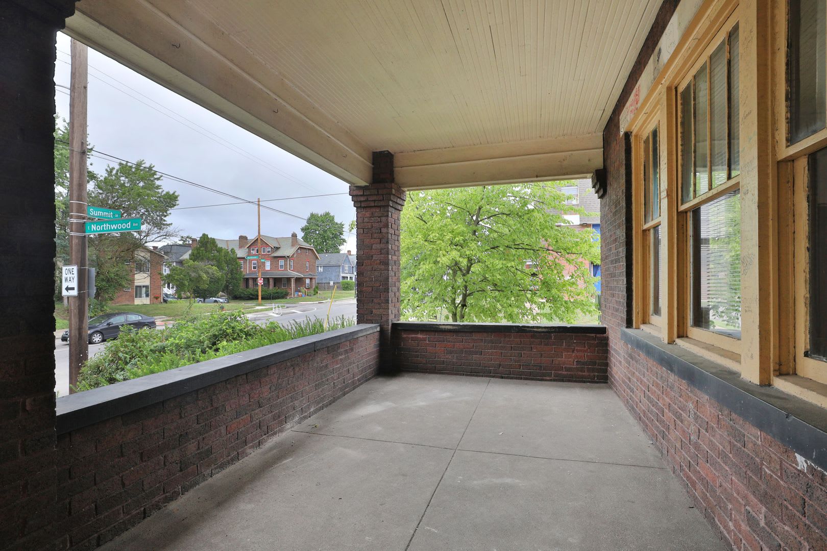 Awesome House For Your Large Group Huge House With 3 Floors 3 Kitchens 3 Bathrooms Awesome Indoor Outdoor Space Great For Osu Game Days – photo 4