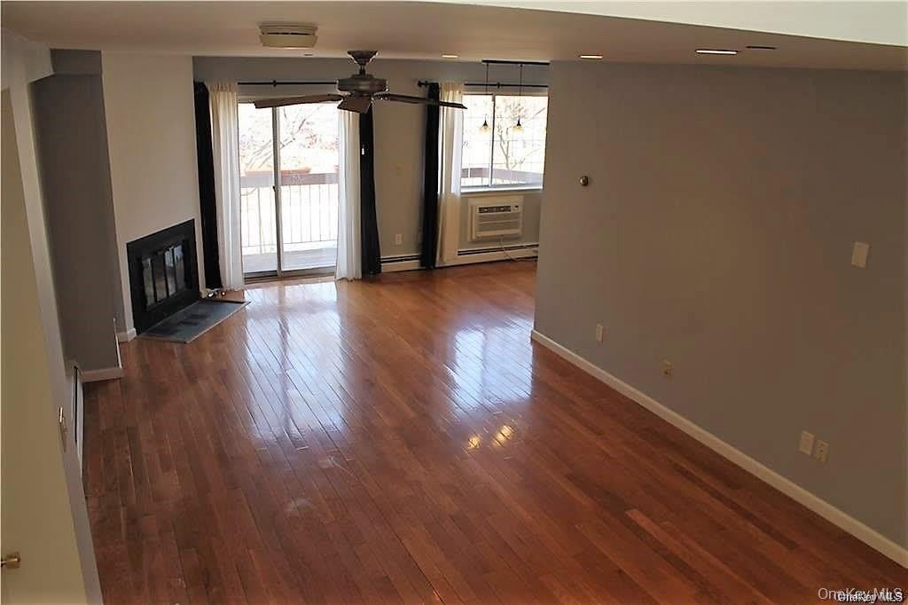 55 N. Broadway – photo 2