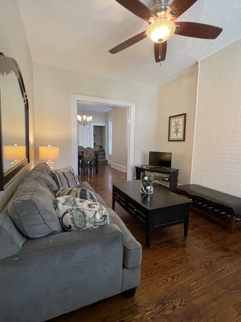 725 Grace Street – photo 1