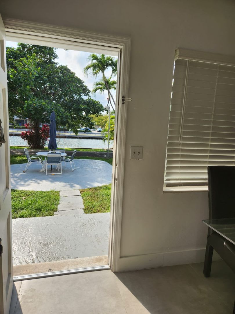 Stunning Apartment at 467 Golden Isles Drive – photo 3