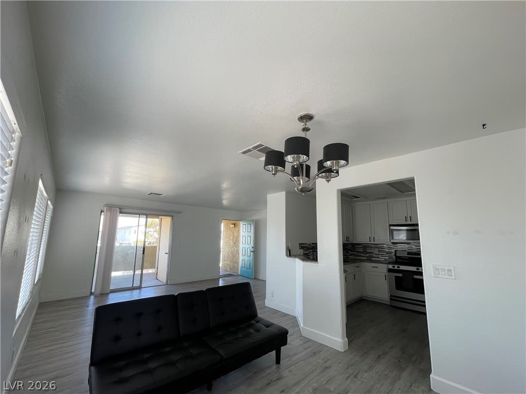 1521 Linnbaker Lane – photo 4