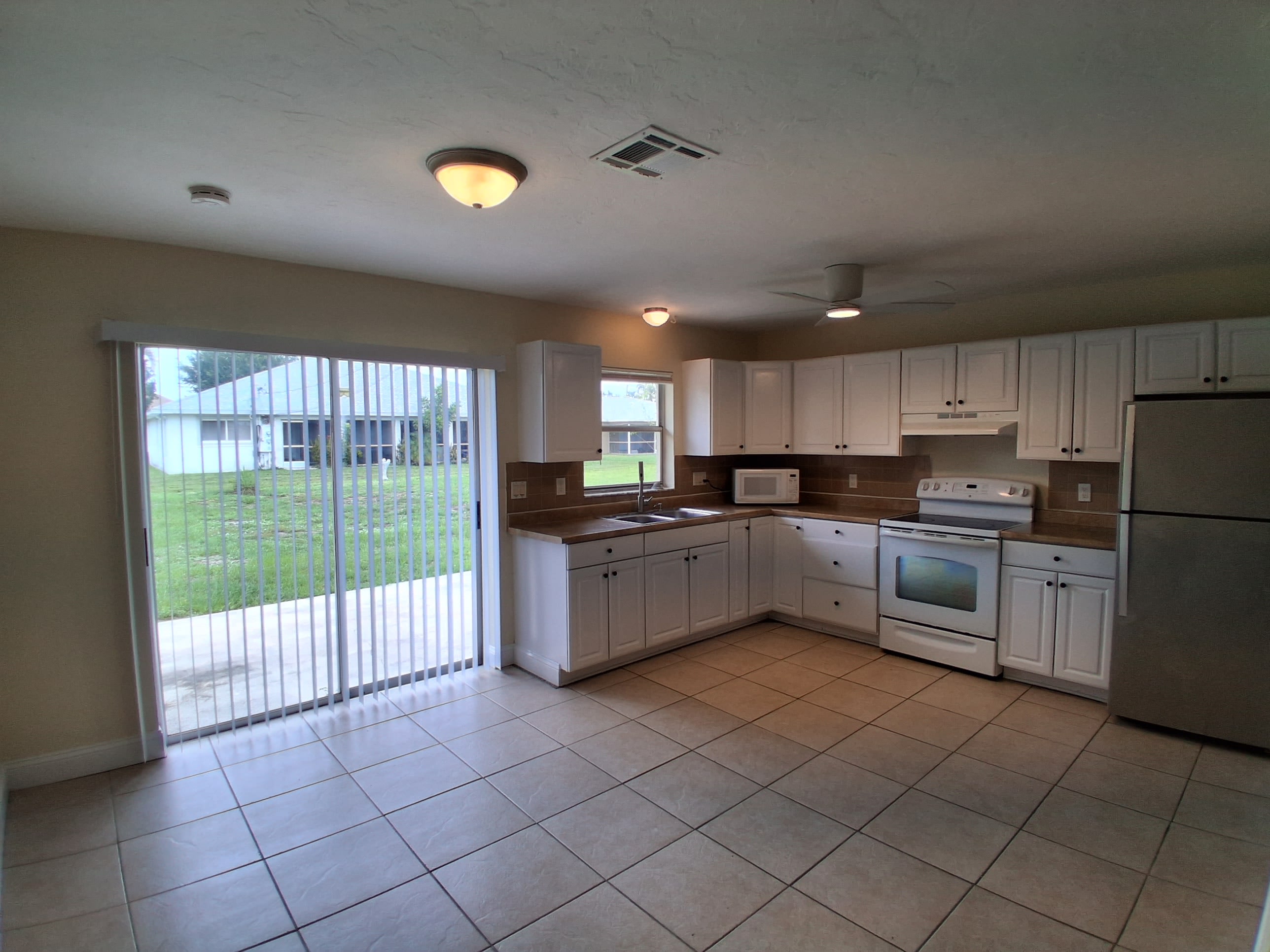 913 Southeast 14Th Terrace 915 – photo 4