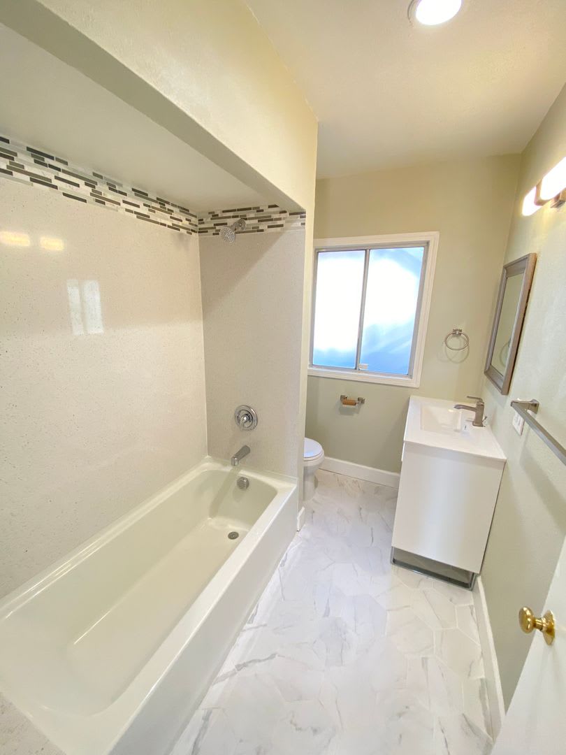 2 Bed 1 Bath Duplex W/ Garage – photo 5
