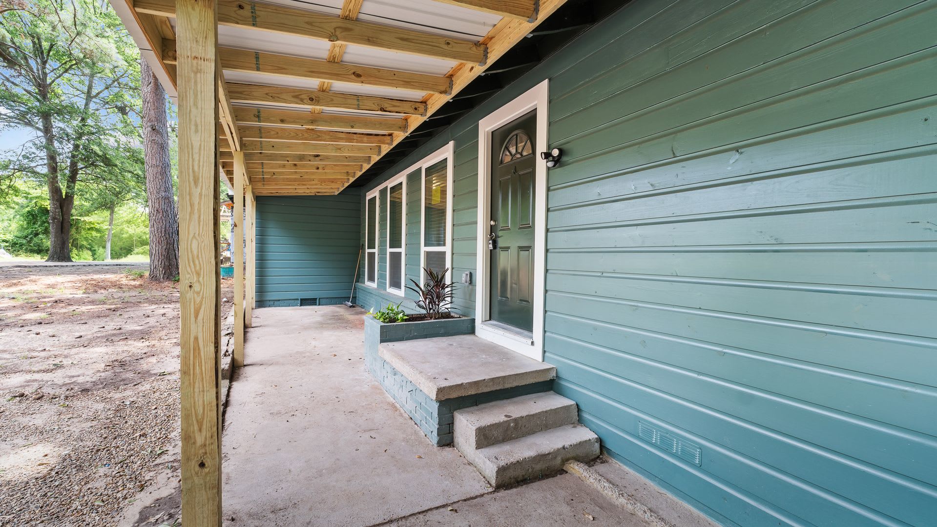 Beautifully Renovated Home – photo 3