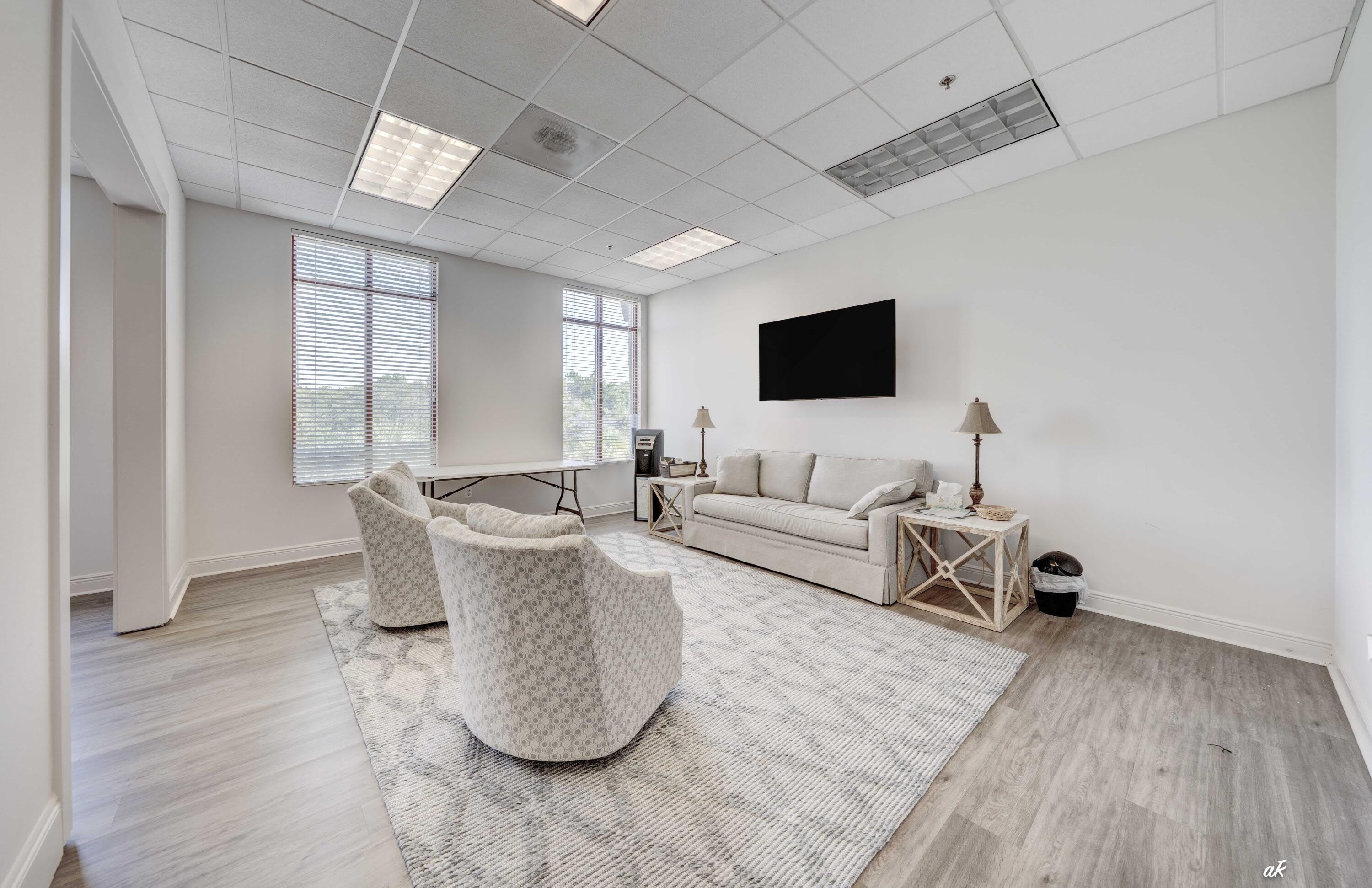 4300 Legendary Drive – photo 5