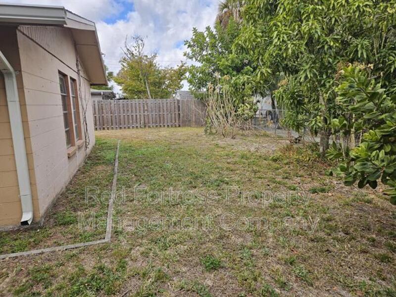 1635 Newport Ct – photo 2