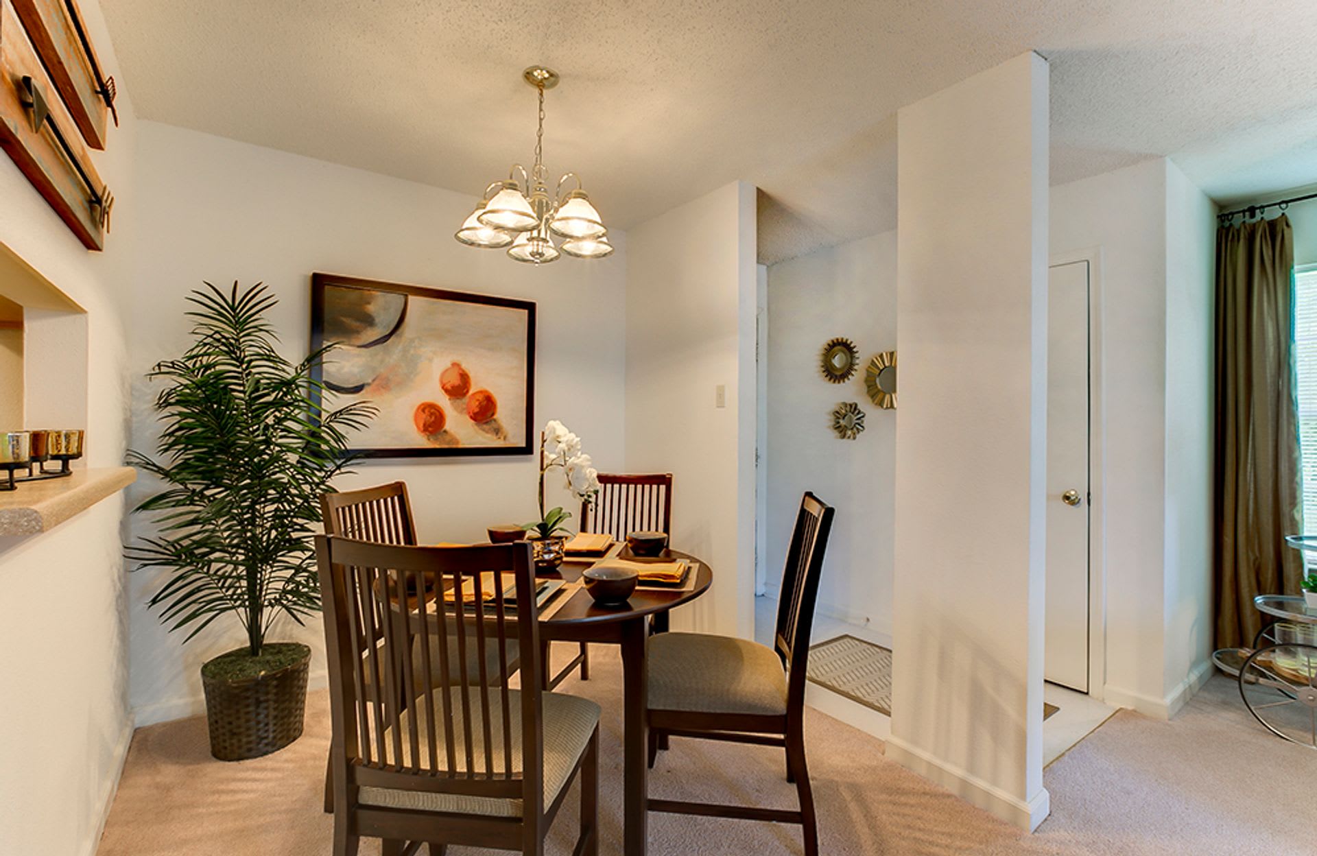 609 Warren St – photo 4