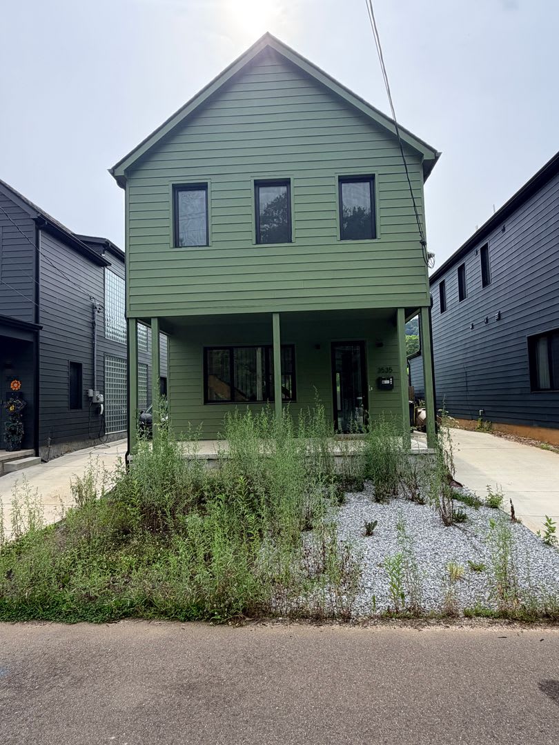 Contemporary Modern Living In North Knoxville 37917 3 Bedroom 2 5 Bath Stunning 2 Story Contemporary Home – photo 1