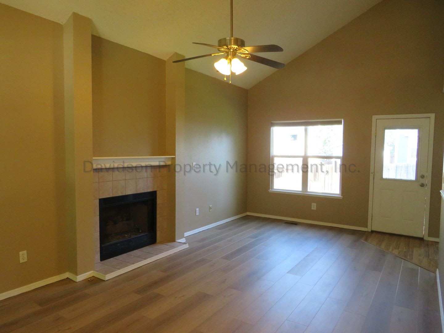 Beautiful 4 Bedroom House In Eastern Colorado Springs – photo 2