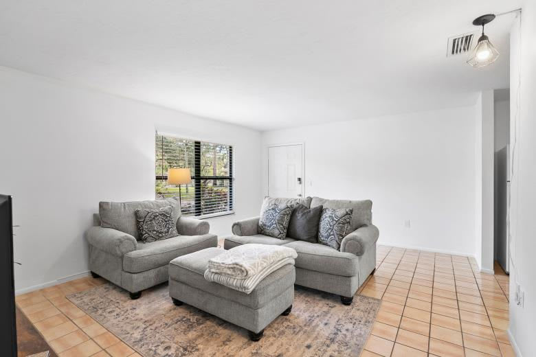 4649 Summerwind Dr – photo 2